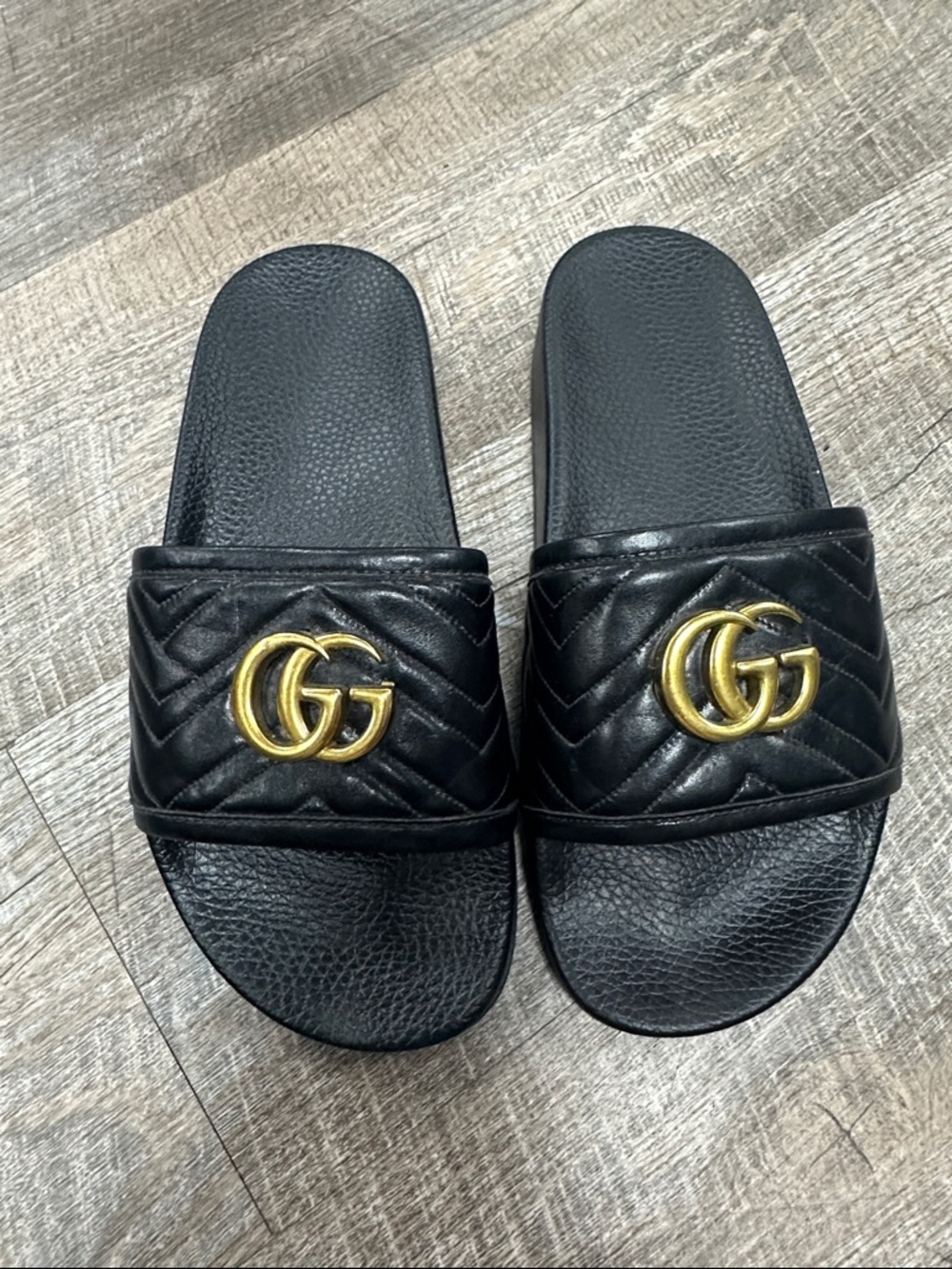 Gucci Black Leather Quilted Slide Sandals with Gold GG Emblem - Picture 5 of 5